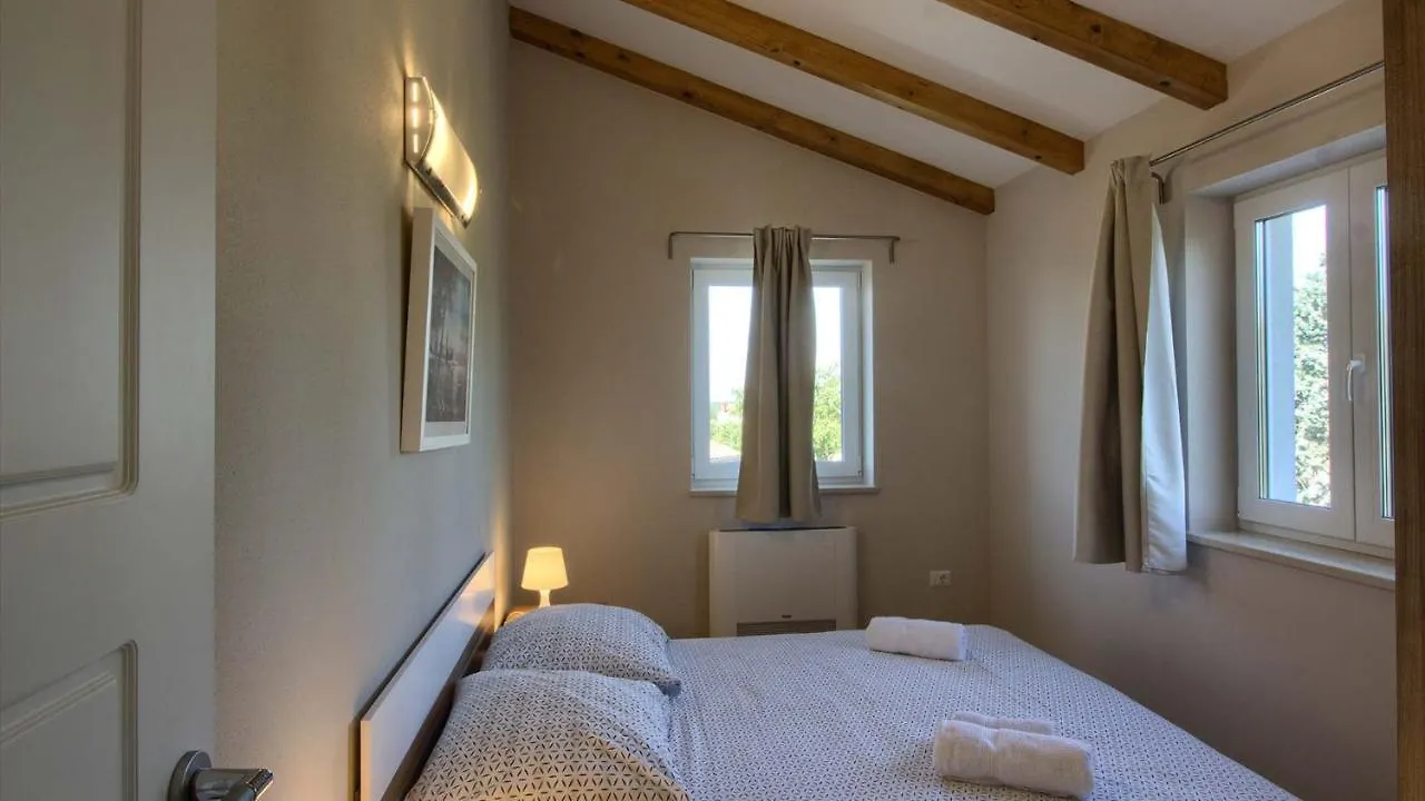 Beautiful Villa Mugeba II With Pool Near The Aquapark In Porec