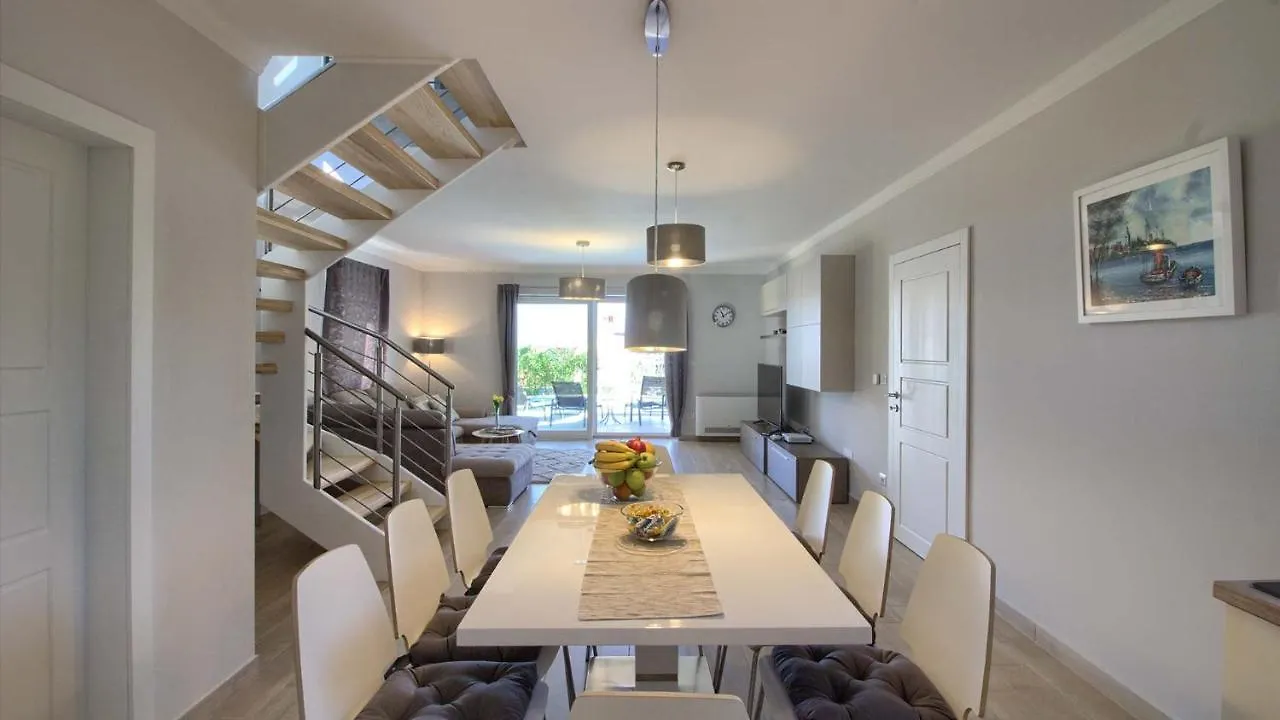 Beautiful Villa Mugeba II With Pool Near The Aquapark In Porec Kroatien