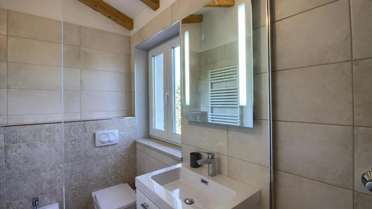 Beautiful Villa Mugeba II With Pool Near The Aquapark In Porec