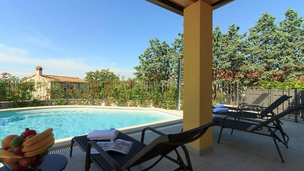 Beautiful Villa Mugeba II With Pool Near The Aquapark In Porec 0*,  Kroatien